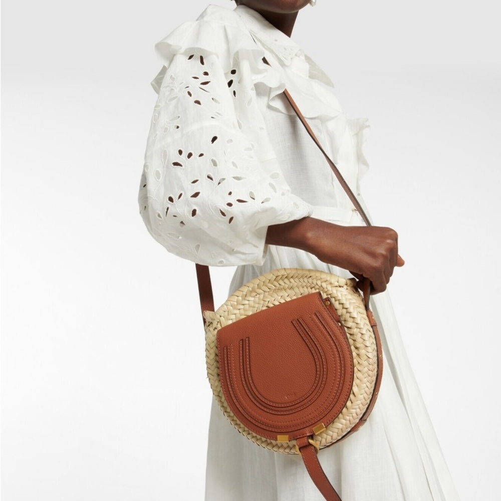 Chloé Marcie Raffia Logo Detailed Crossbody Bag - Picture 3 of 11